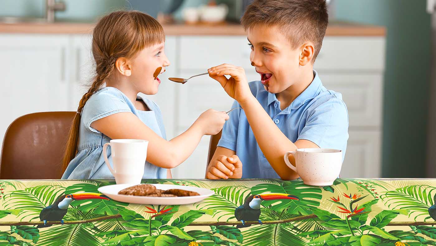 Abwaschbare Tischdecken im Familienalltag nutzen – Für Klein und Groß
