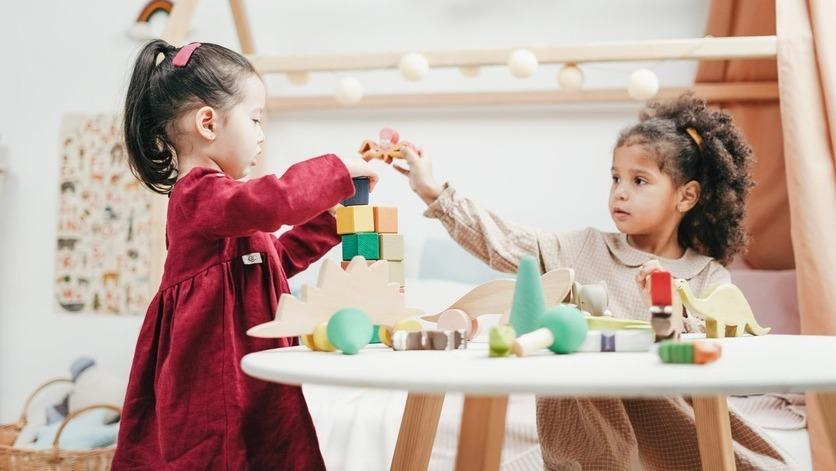 Montessori Kinderzimmer mit Kindermöbel von ANRO einrichten